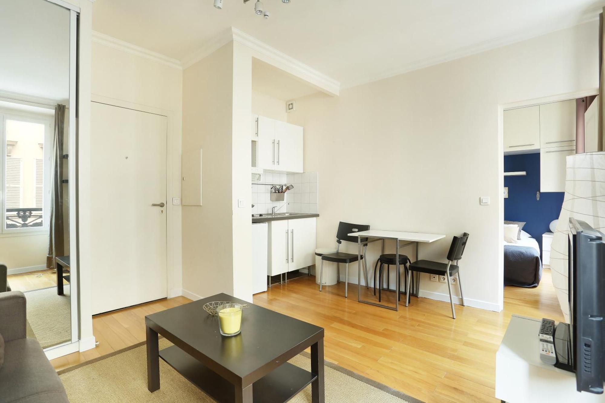 Pick A Flat'S Apartments In Batignolles - Rue Biot ปารีส ภายนอก รูปภาพ